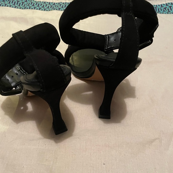 Heels - Picture 3 of 5